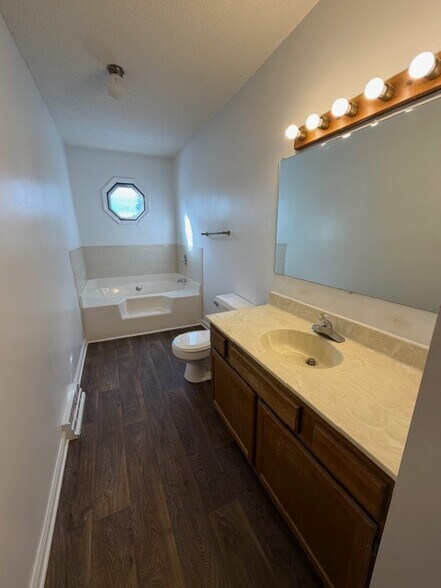 Building Photo - 1695 Brewer Rd