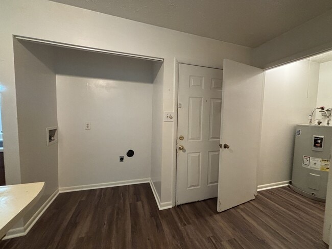 Building Photo - 6376 Applecross Ave