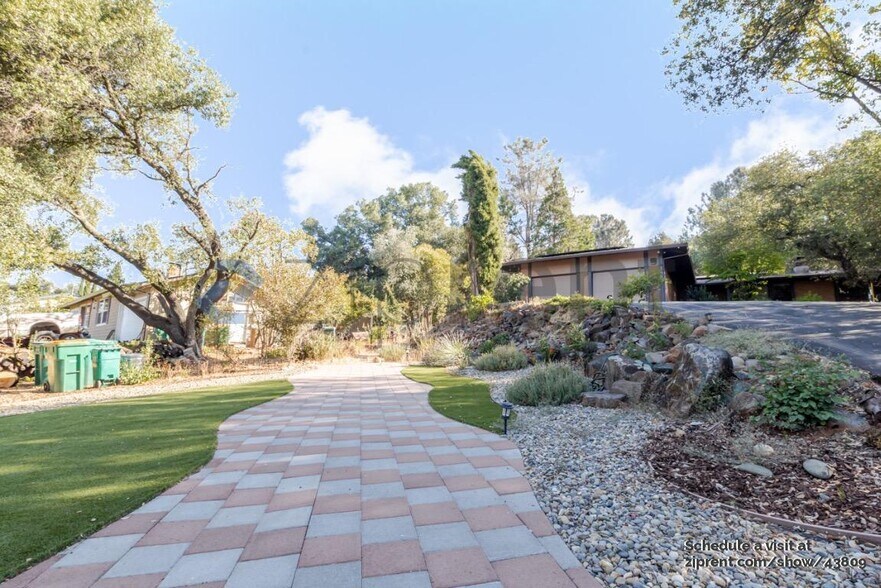 Building Photo - 3561 Castlebrook Rd