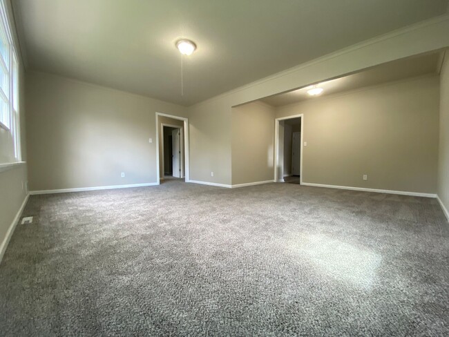 Building Photo - Remodeled 4 Bedroom 3 bath Home