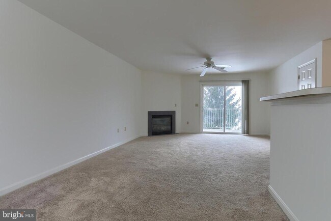 Building Photo - 211 Sparrow Rd