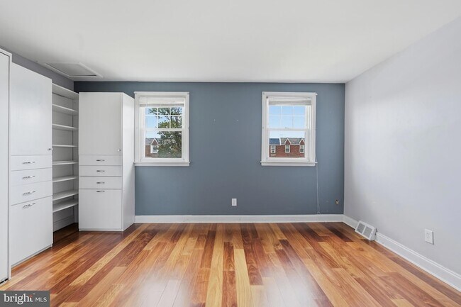 Building Photo - 6623 Tabor Ave