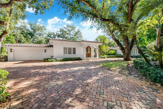 Primary Photo - 6925 Tordera St