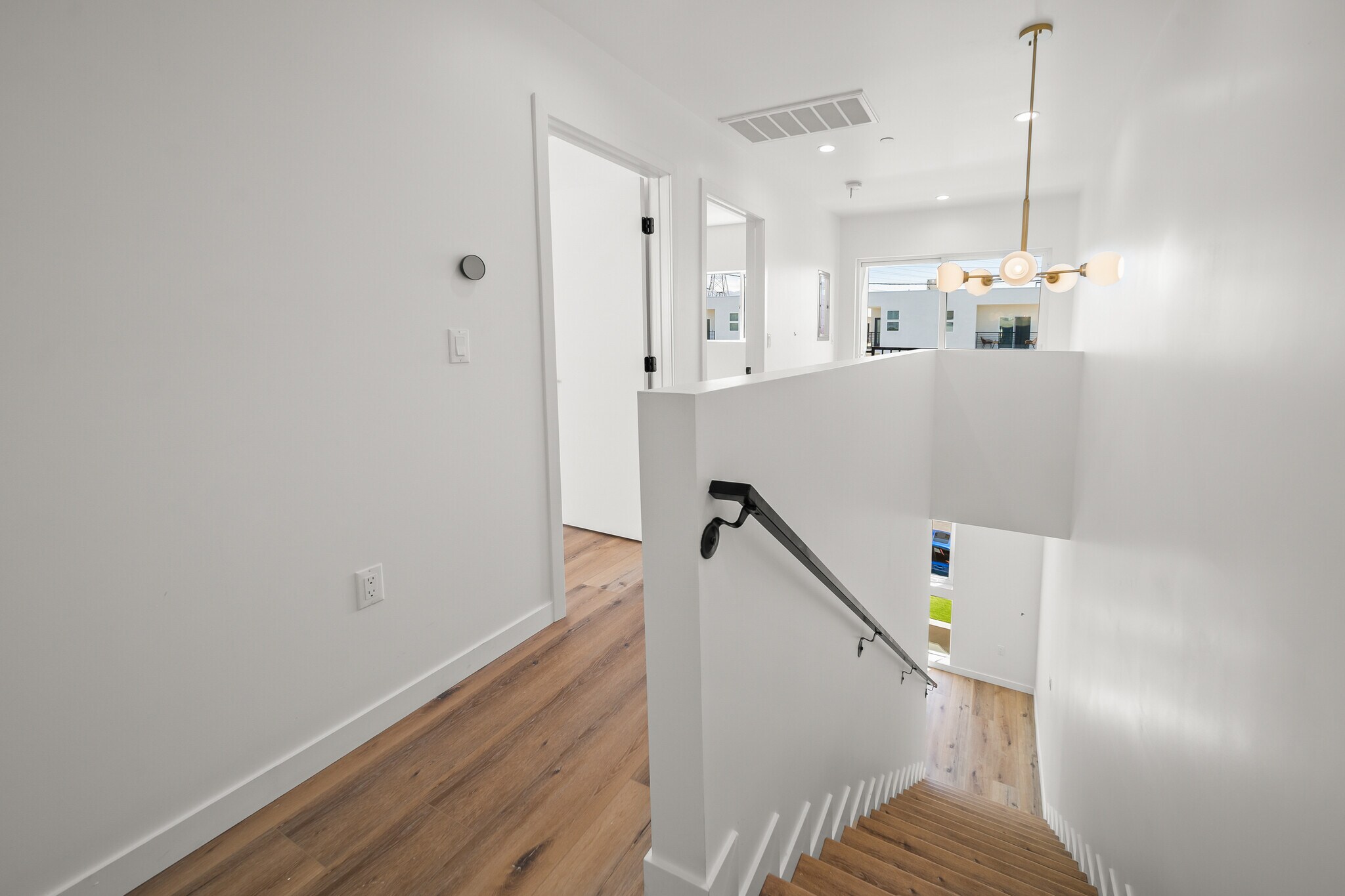 Building Photo - 6049 Craner Ave