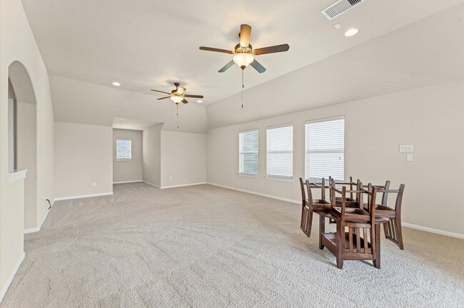 Building Photo - 10 Cayuga Pond Ct