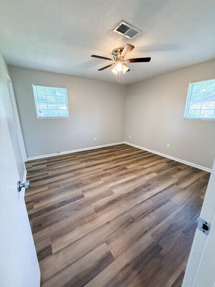 Building Photo - 128 Barnesdale Dr