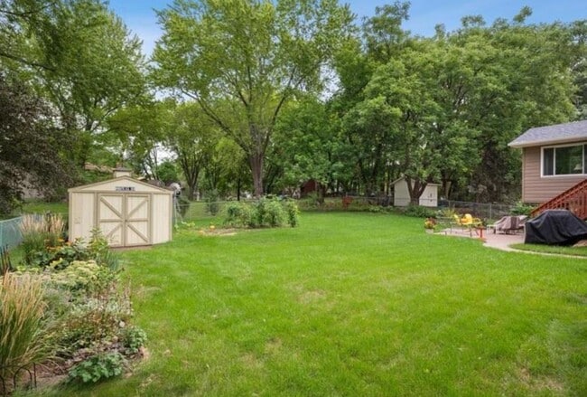 Building Photo - 10414 Valley Forge Ln N