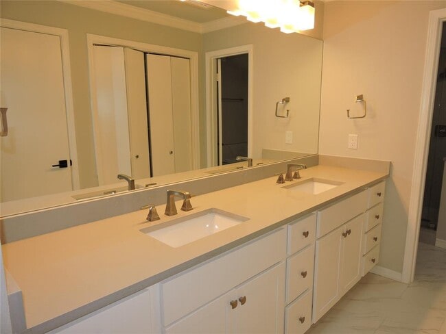 Building Photo - 12245 Montego Plaza