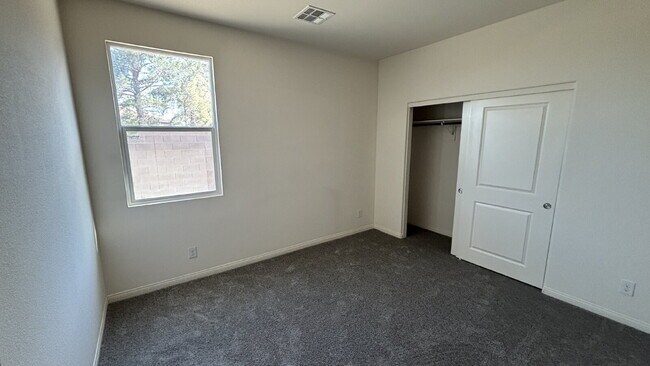 Building Photo - One Story 6-bedroom Home with Attached Casita