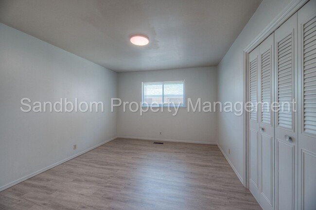 Building Photo - For Lease | South Tulsa Duplex | $1400 Rent