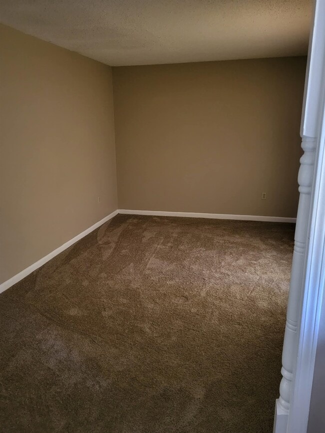 Building Photo - 4136 Raintree Cove