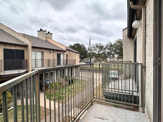 Building Photo - 3808 Landmark Dr