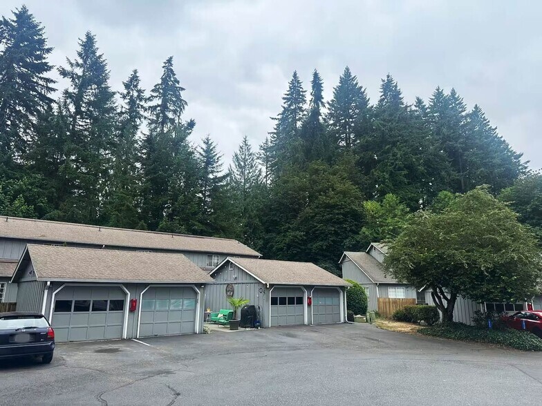 Building Photo - 2821 60th Ln SE