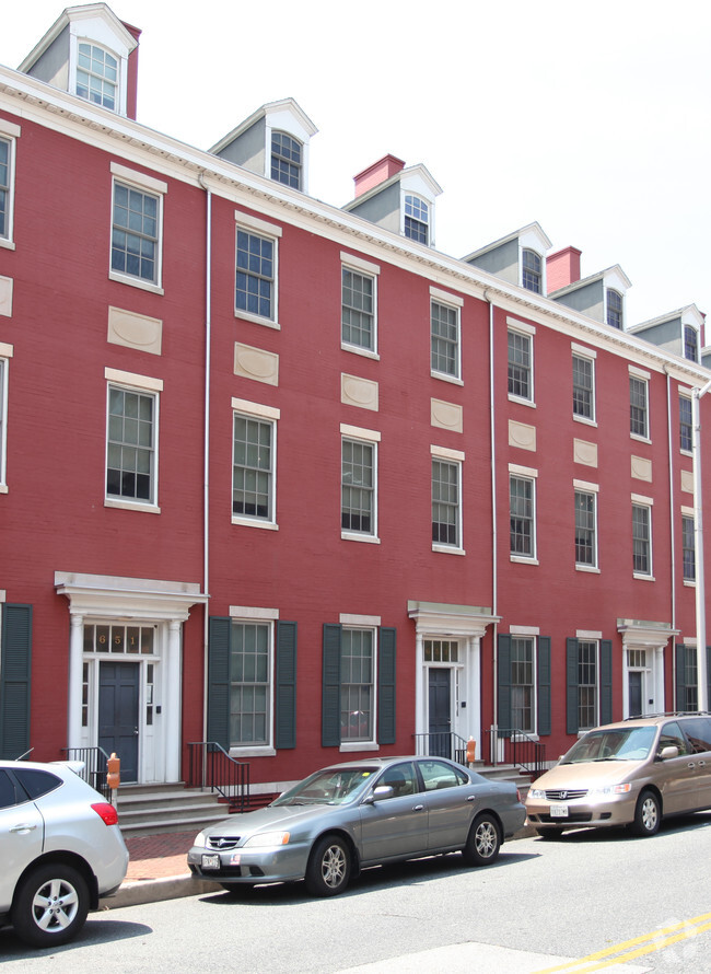 Building Photo - Pascault Row