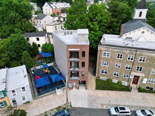 Building Photo - 3712 Midvale Ave