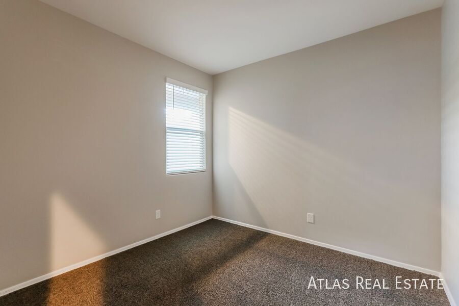 Building Photo - 10695 W Dickerson Dr