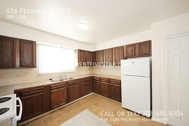 Building Photo - 2 Bedroom 1 Bathroom Upstairs Apartment! V...