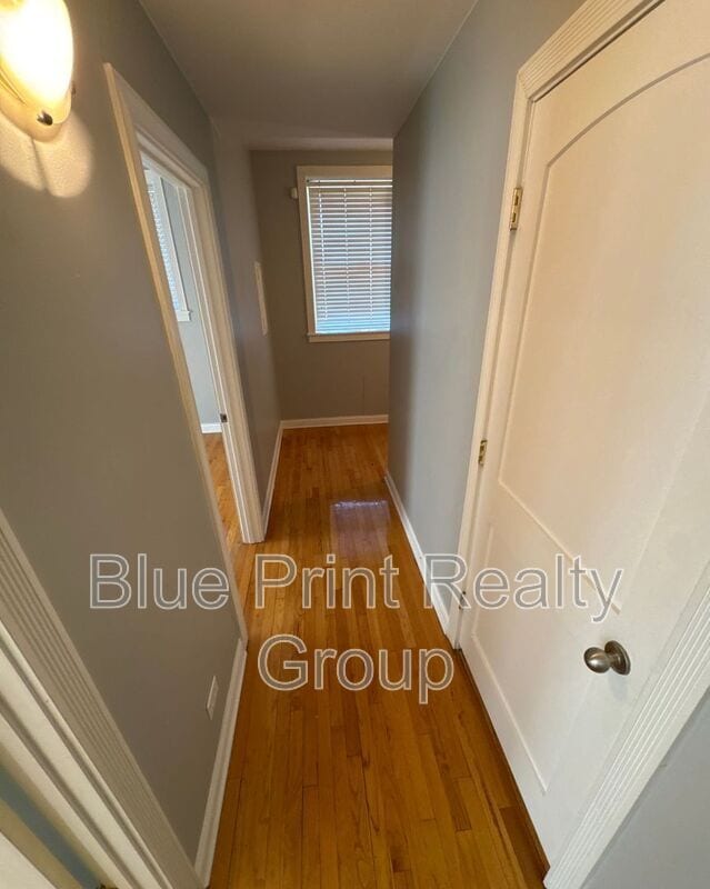 Building Photo - 1540 E 67th Pl