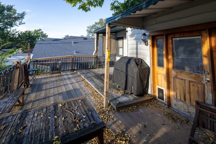 Building Photo - 4526 N Avers Ave