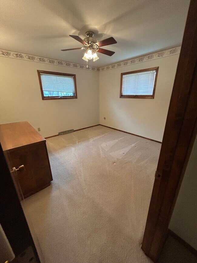 Building Photo - 2 Bedroom 2 Bathroom House for rent in Hudson