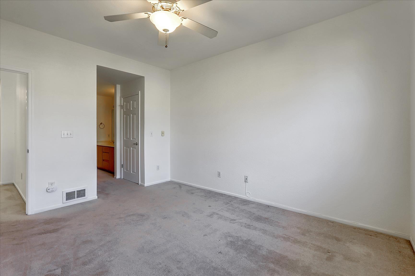 Building Photo - 952 S 11th St