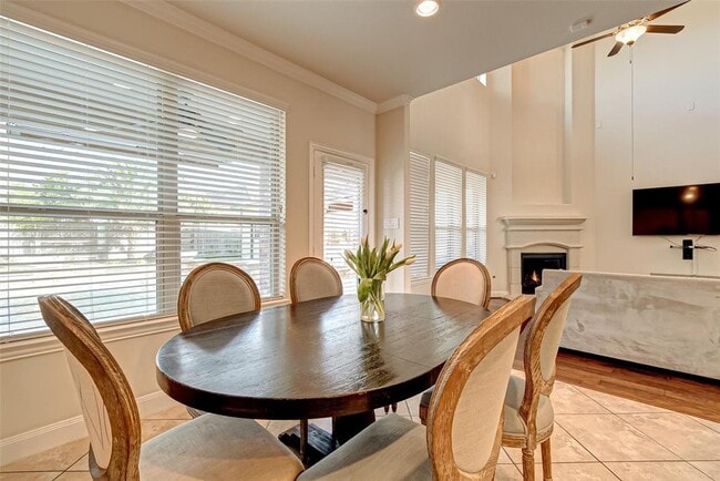 Building Photo - 9915 St Romain Dr