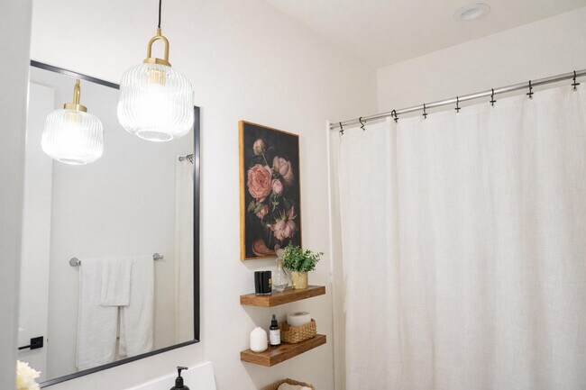 Building Photo - 12091 N San Clemente St