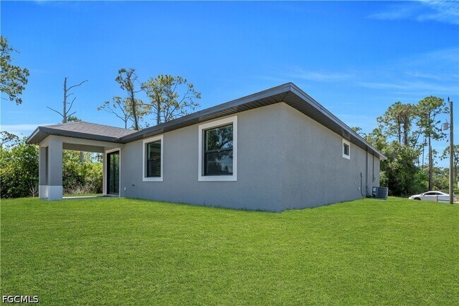 Building Photo - 6210 Forest Ct