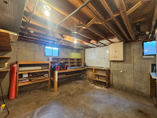Building Photo - 1721 S Krameria Way