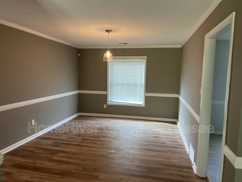 Building Photo - 590 Featherwind Cove N