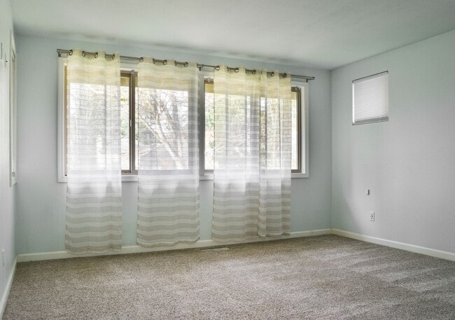 Building Photo - Charming 3 Bedroom Home in Klahanie | Issaquah Schools