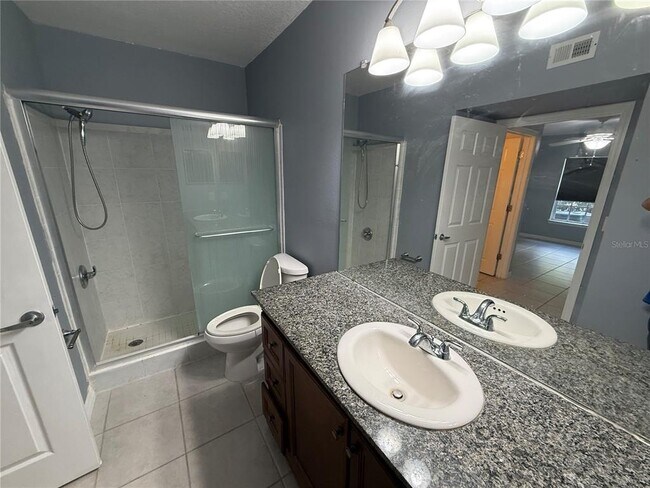 Building Photo - 814 Crest Pines Dr