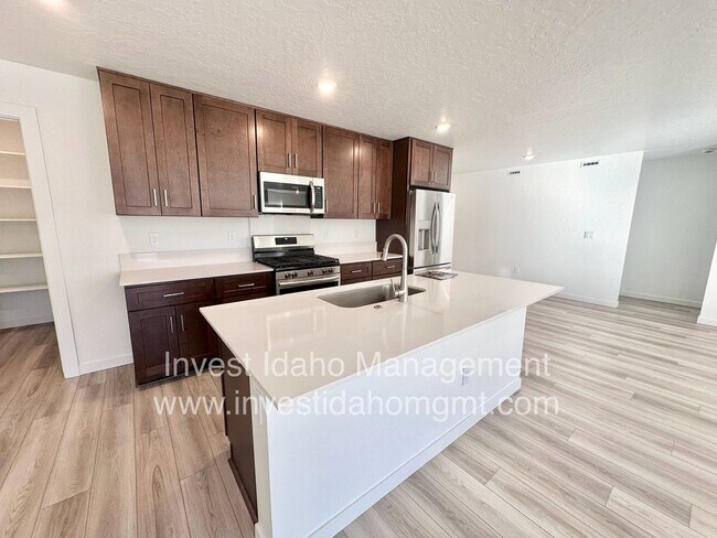 Building Photo - Built in 2024 3 bedroom home available soon!