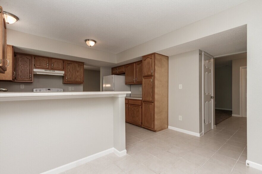 Building Photo - 5963 Liverpool Ln