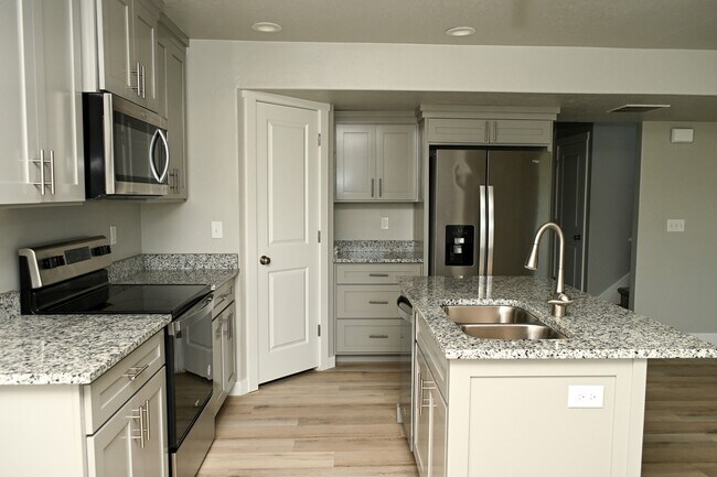 Building Photo - 2221 S 1180 W