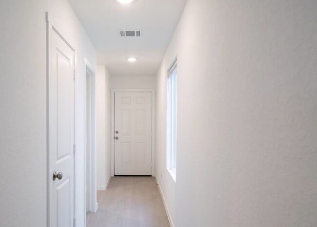 Building Photo - 11810 Spiderwort Rdg