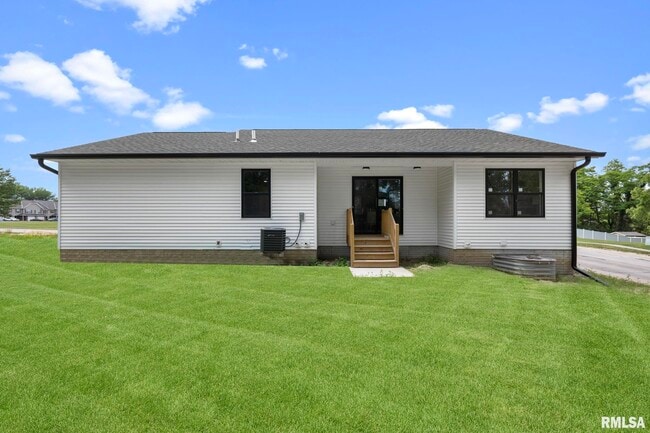 Building Photo - 813 WILLIAMS Way