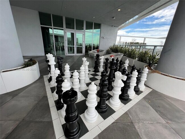 Building Photo - 2000 Metropica Wy