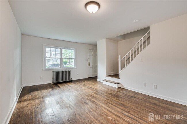 Building Photo - 9 Roosevelt Ct