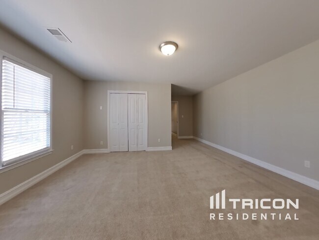 Building Photo - 880 Freemanwood Ln