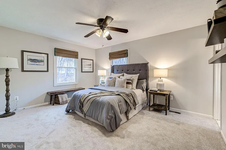 Master Bedroom - 11134 Stonebrook Dr