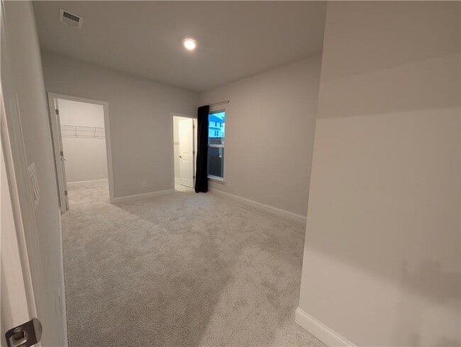 Building Photo - 406 Riverclub Rd