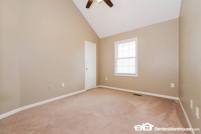 Building Photo - 4 Bed 2.5 Bath For Rent In Olathe! Availab...