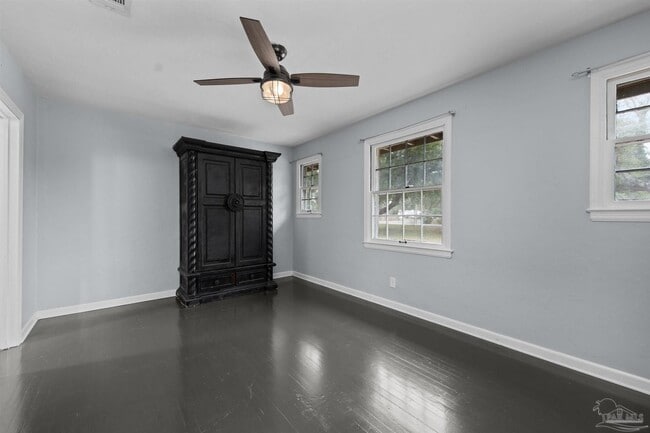 Building Photo - 1111 S Old Corry Field Rd