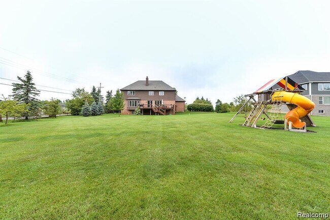 Building Photo - 51341 Park Pl Dr