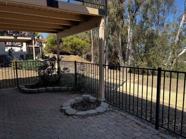 Building Photo - 3036 Avenida Christina