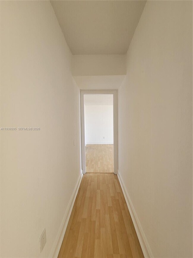 Building Photo - 2350 NE 135th St