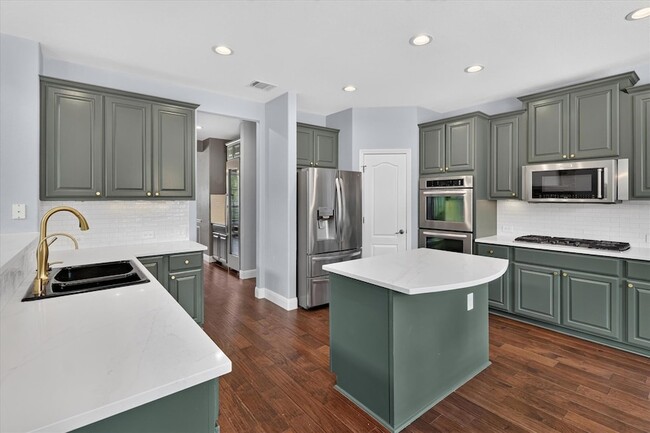 Building Photo - 3010 Lombardi Way