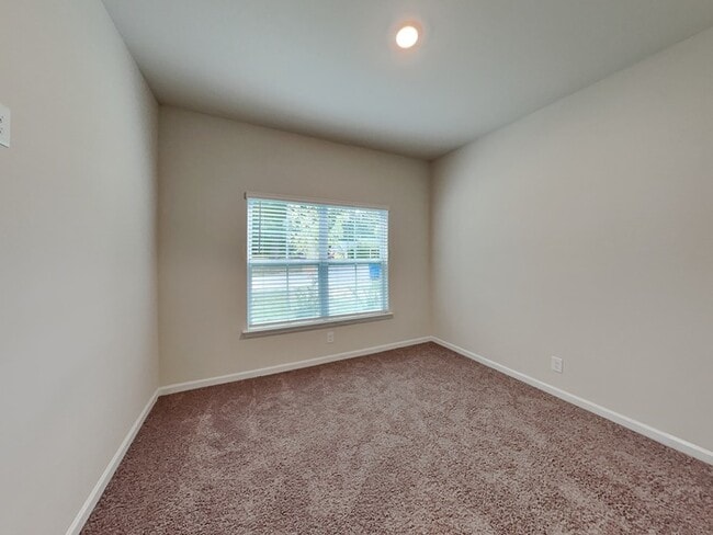 Building Photo - 425 Ridge Ave