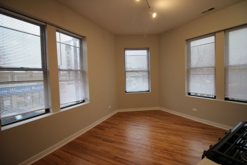 Building Photo - 4200 N Milwaukee Ave